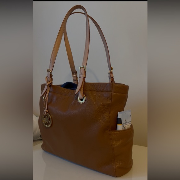 Michael Kors Tan Leather Tote with multiple compartments - Picture 2 of 5